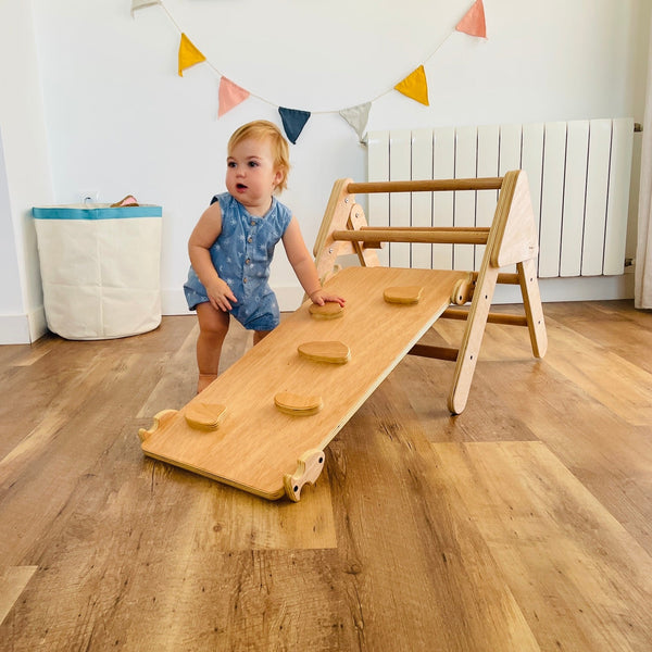 Triangle d'Apprentissage Pikler Pliant en Bois 90 x 60 x 80 Cm. EQ003 Woodgo.