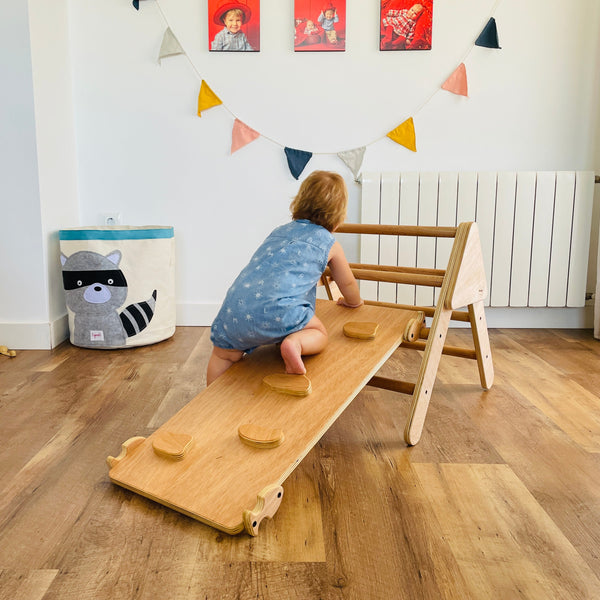 Triangle d'Apprentissage Pikler Pliant en Bois 90 x 60 x 80 Cm. EQ003 Woodgo.