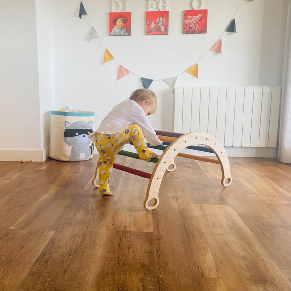 Triangle d'Apprentissage Pikler Pliant en Bois 90 x 60 x 80 Cm. EQ003 Woodgo.